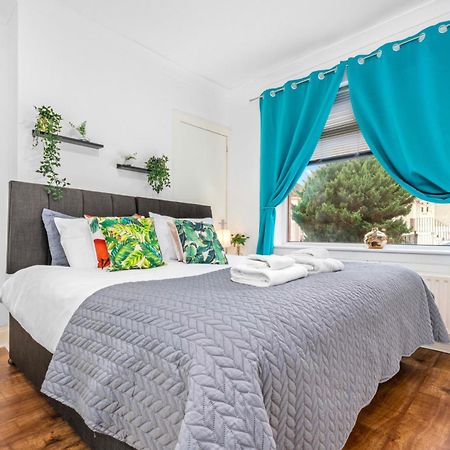 Nicol Apartment By Klass Living Airdrie Bagian luar foto