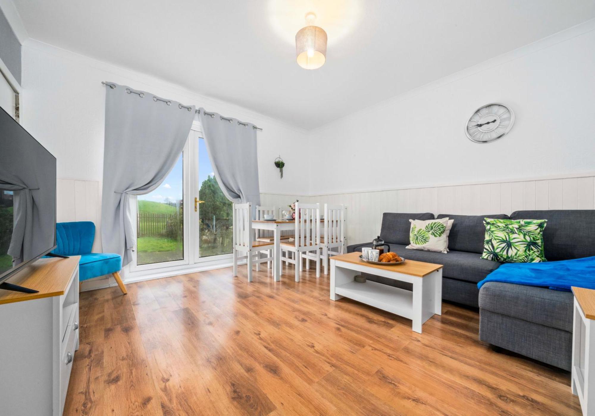 Nicol Apartment By Klass Living Airdrie Bagian luar foto